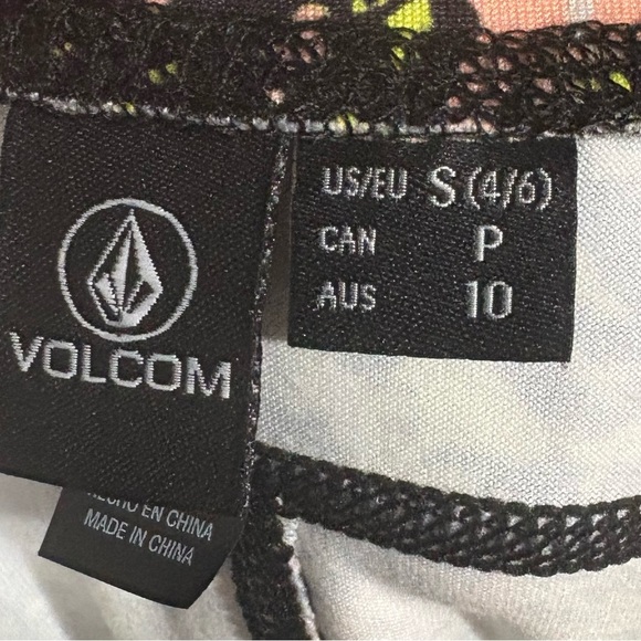 Volcom Women's Pink and Yellow Patterned Bike Shorts size small - Picture 4 of 4